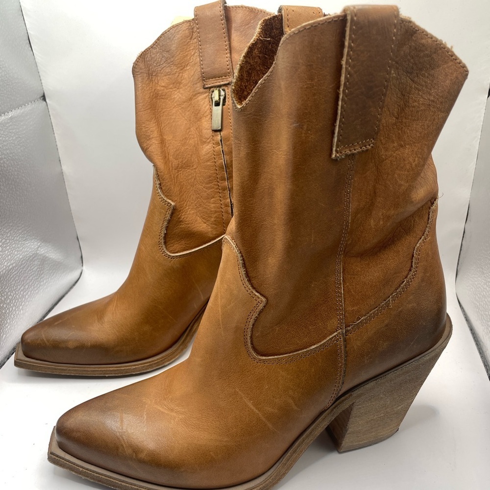 Sundance Leather Ronnie boot mid calf heeled